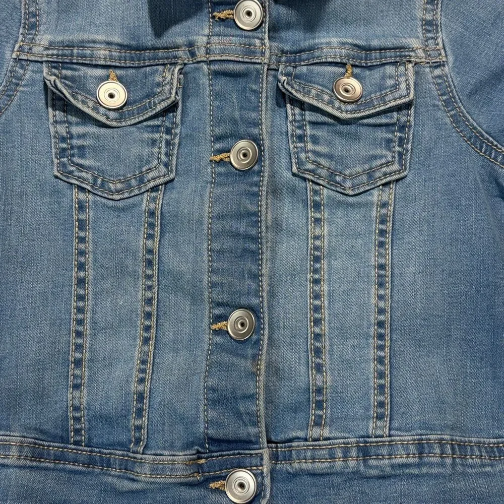 The Children’s Place- Full Button Down Jean Denim Jacket Cropped- Girl Size 5/6